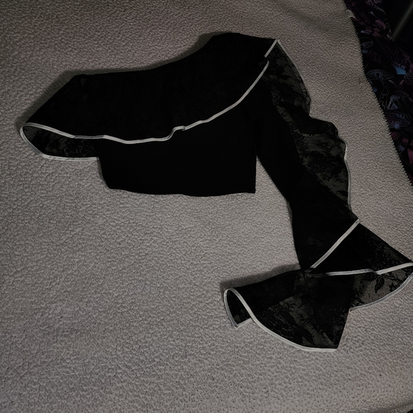 NWT Gorgeous , Akira , 2 Peice Stunning Ruffled Pants , With Matching Top - Picture 13 of 15